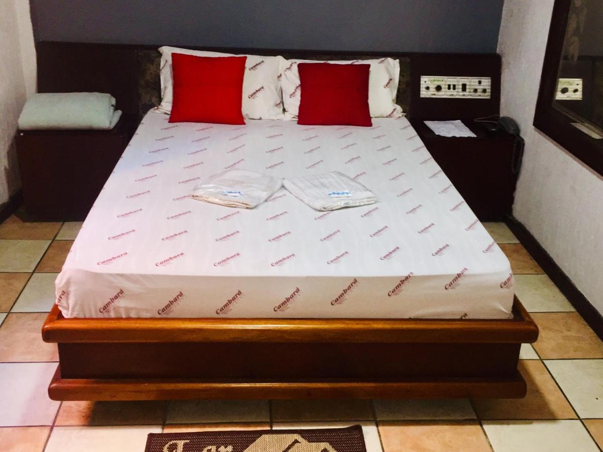 Hotel Cambara Озаску Экстерьер фото
